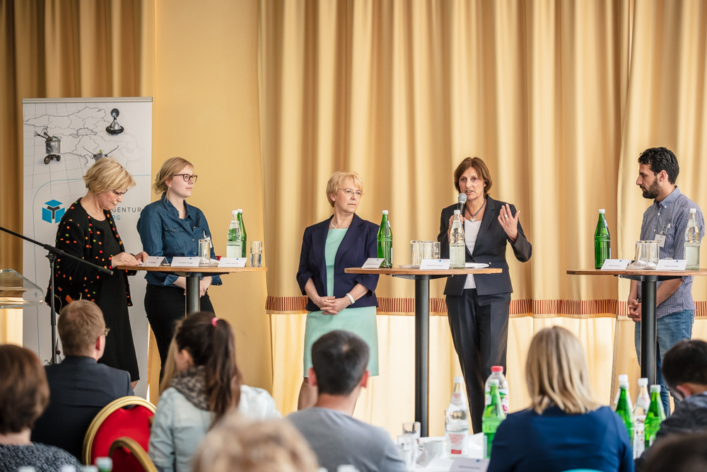 Podiumsgespräch: Katrin Kantak, Alexandra Heyse, Kornelia Haugg, Britta Ernst, Saleh Knaiher (Bild 22 von 69)